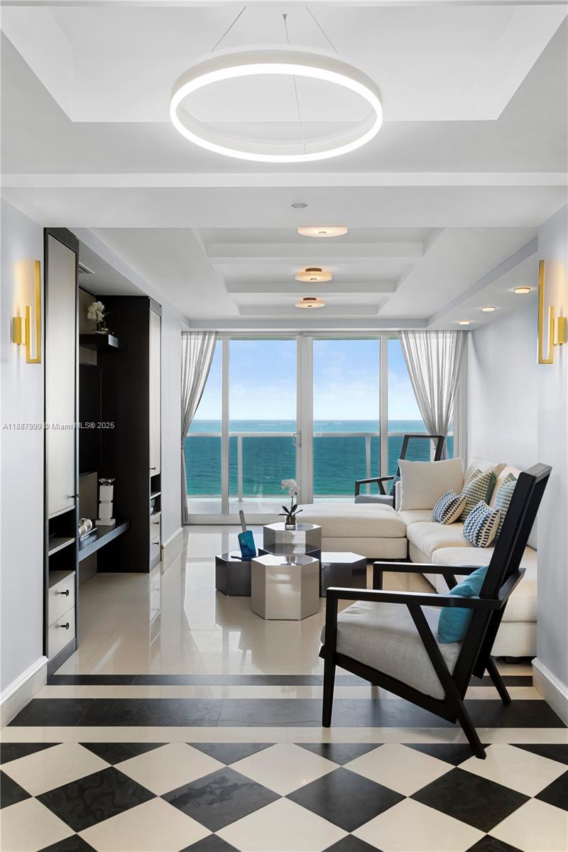 19111 Collins Ave # 806