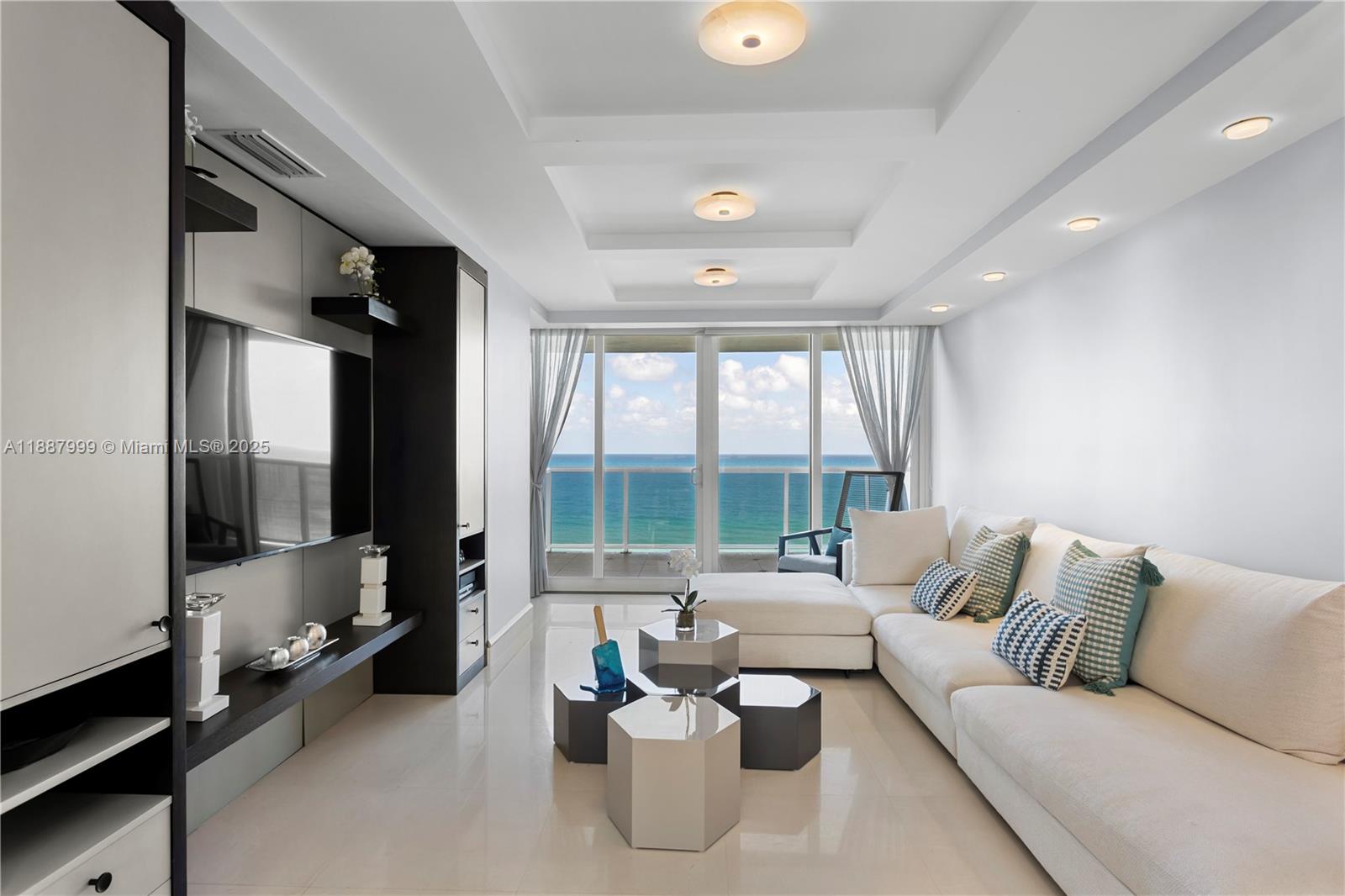 19111 Collins Ave # 806