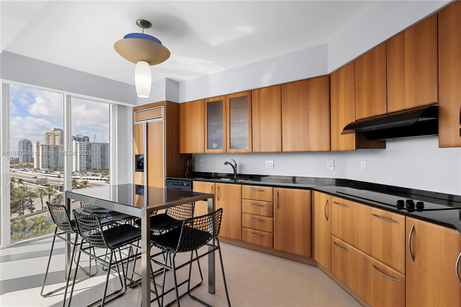 19111 Collins Ave # 806