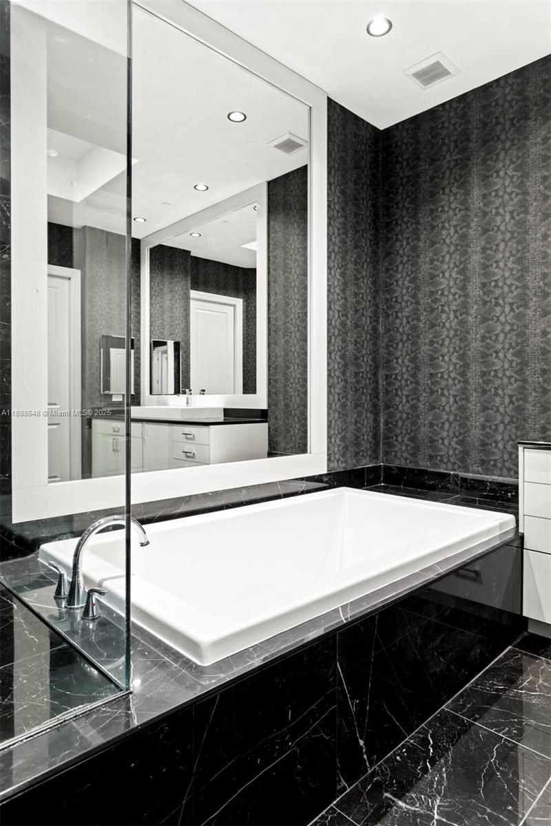 6000 Island Blvd # 203