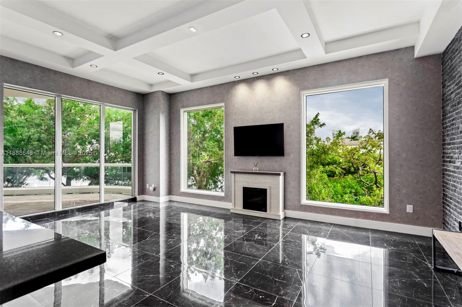 6000 Island Blvd # 203