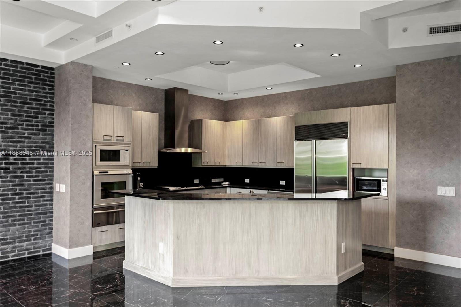 6000 Island Blvd # 203