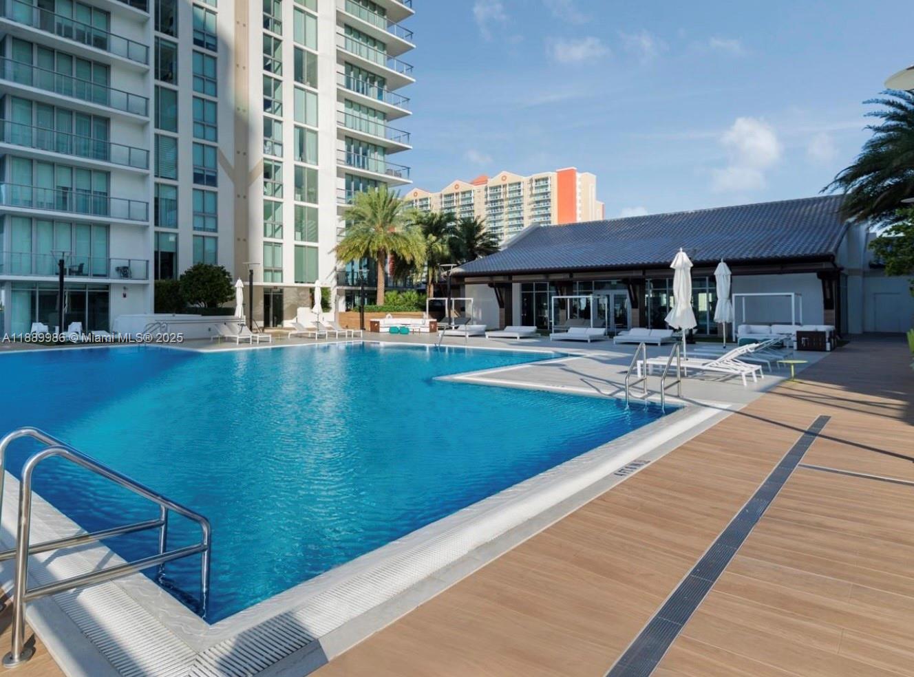 330 Sunny Isles Blvd Unit: 5-UPH04