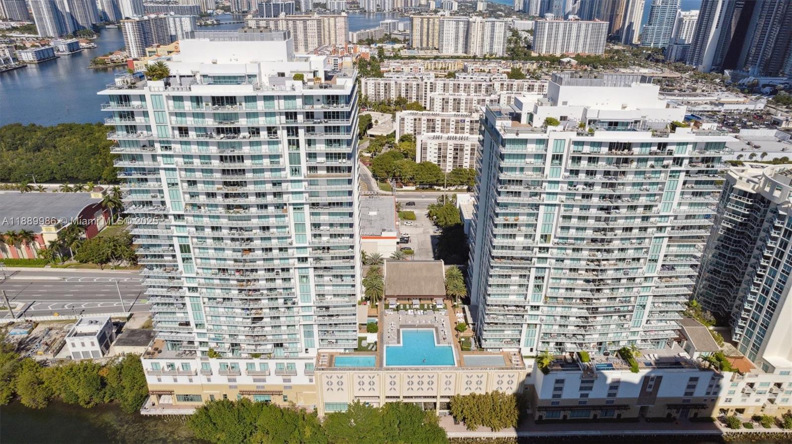 330 Sunny Isles Blvd Unit: 5-UPH04