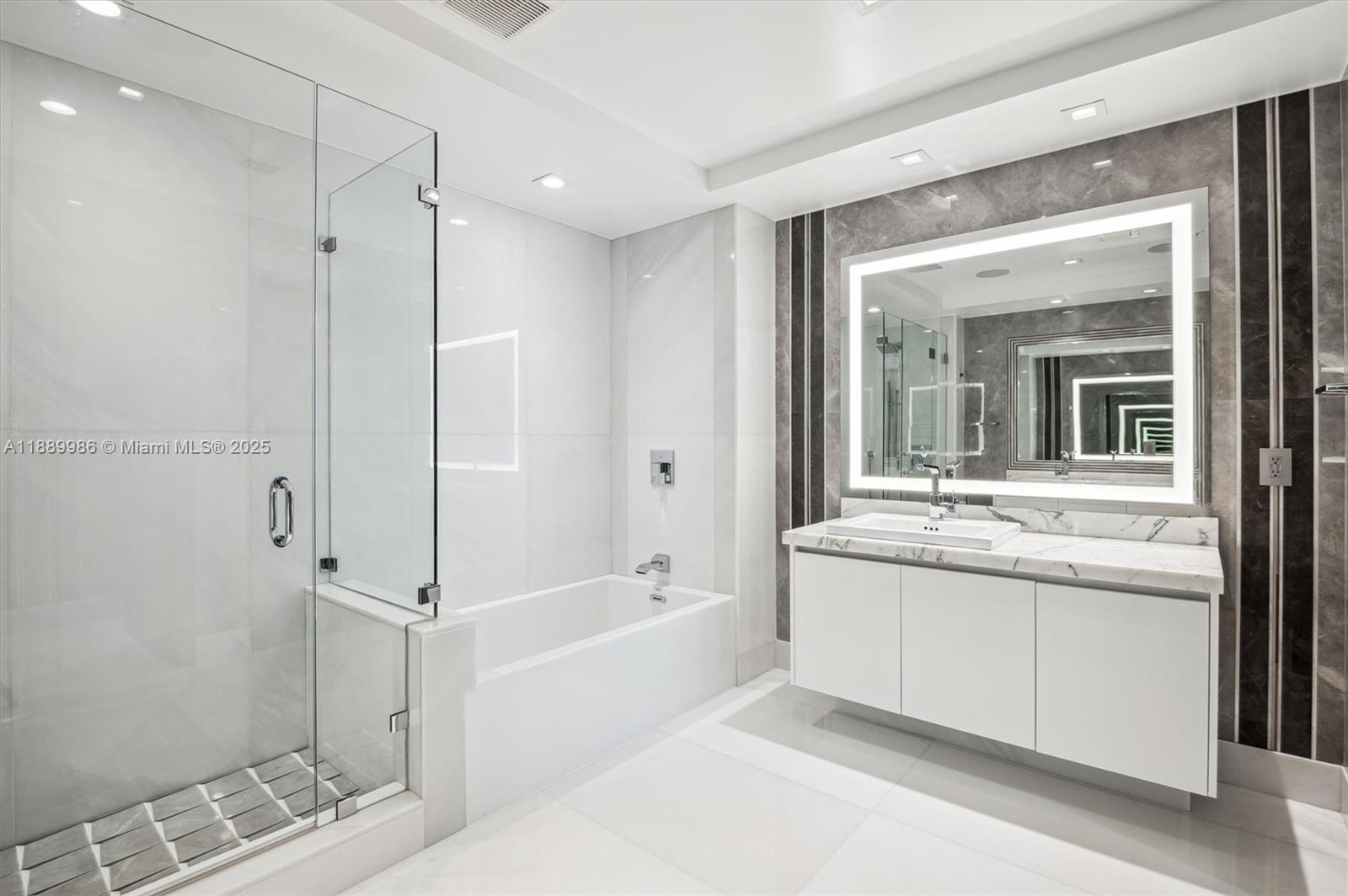 330 Sunny Isles Blvd Unit: 5-UPH04