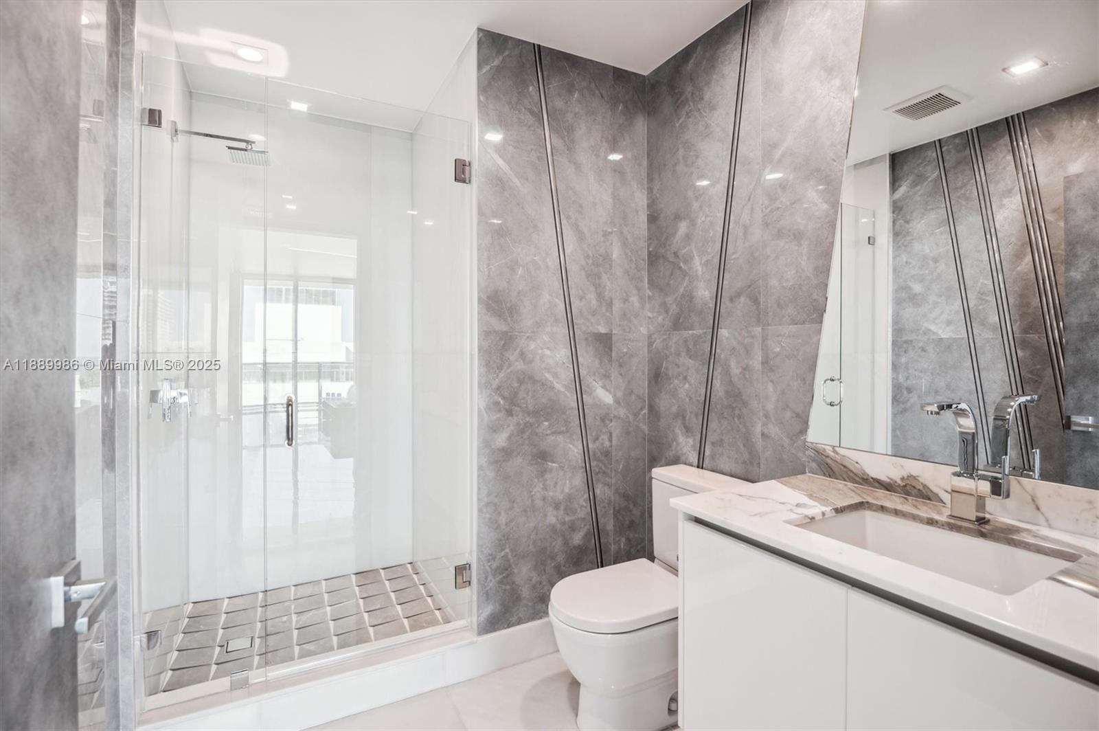 330 Sunny Isles Blvd Unit: 5-UPH04