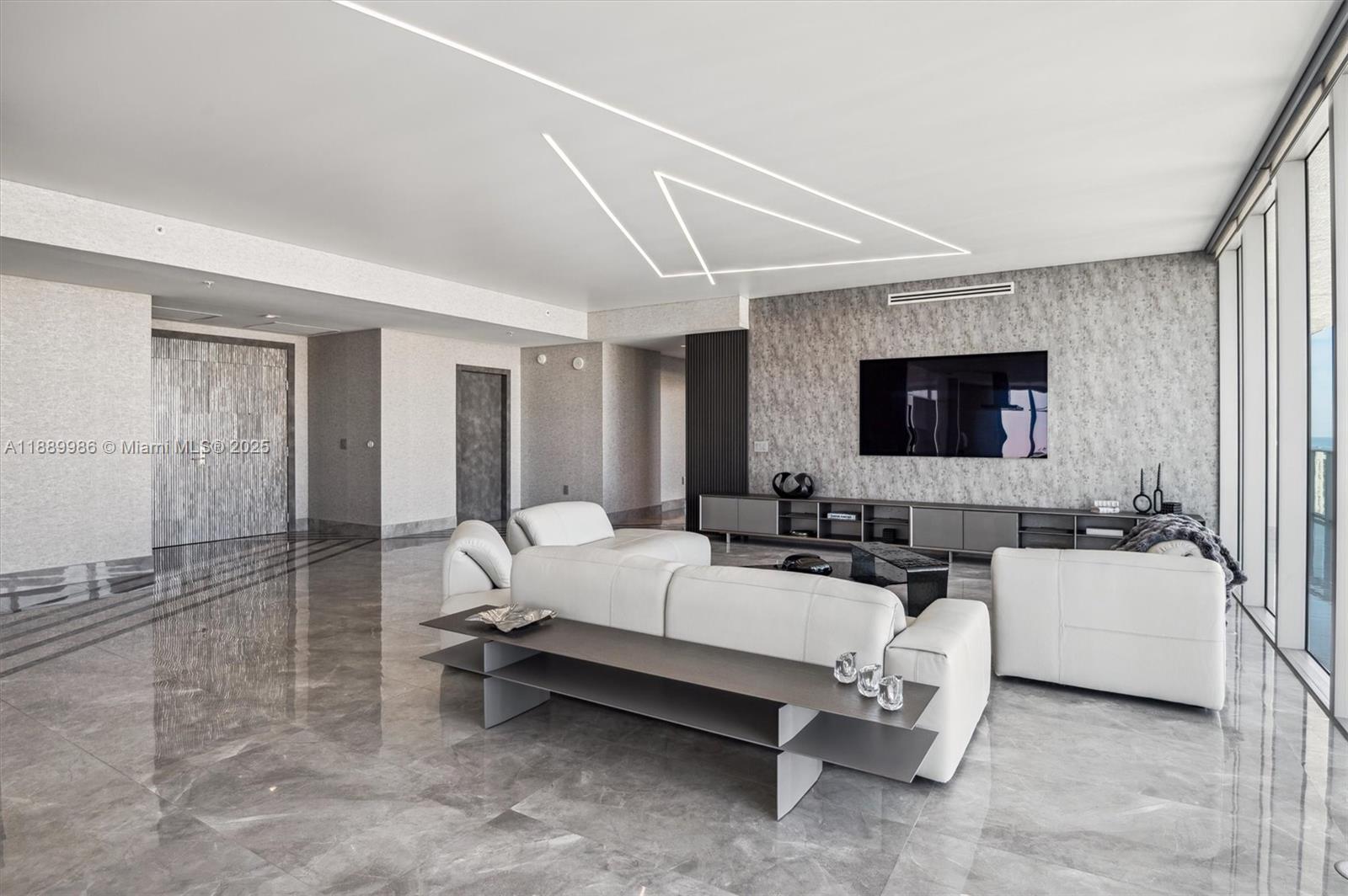 330 Sunny Isles Blvd Unit: 5-UPH04