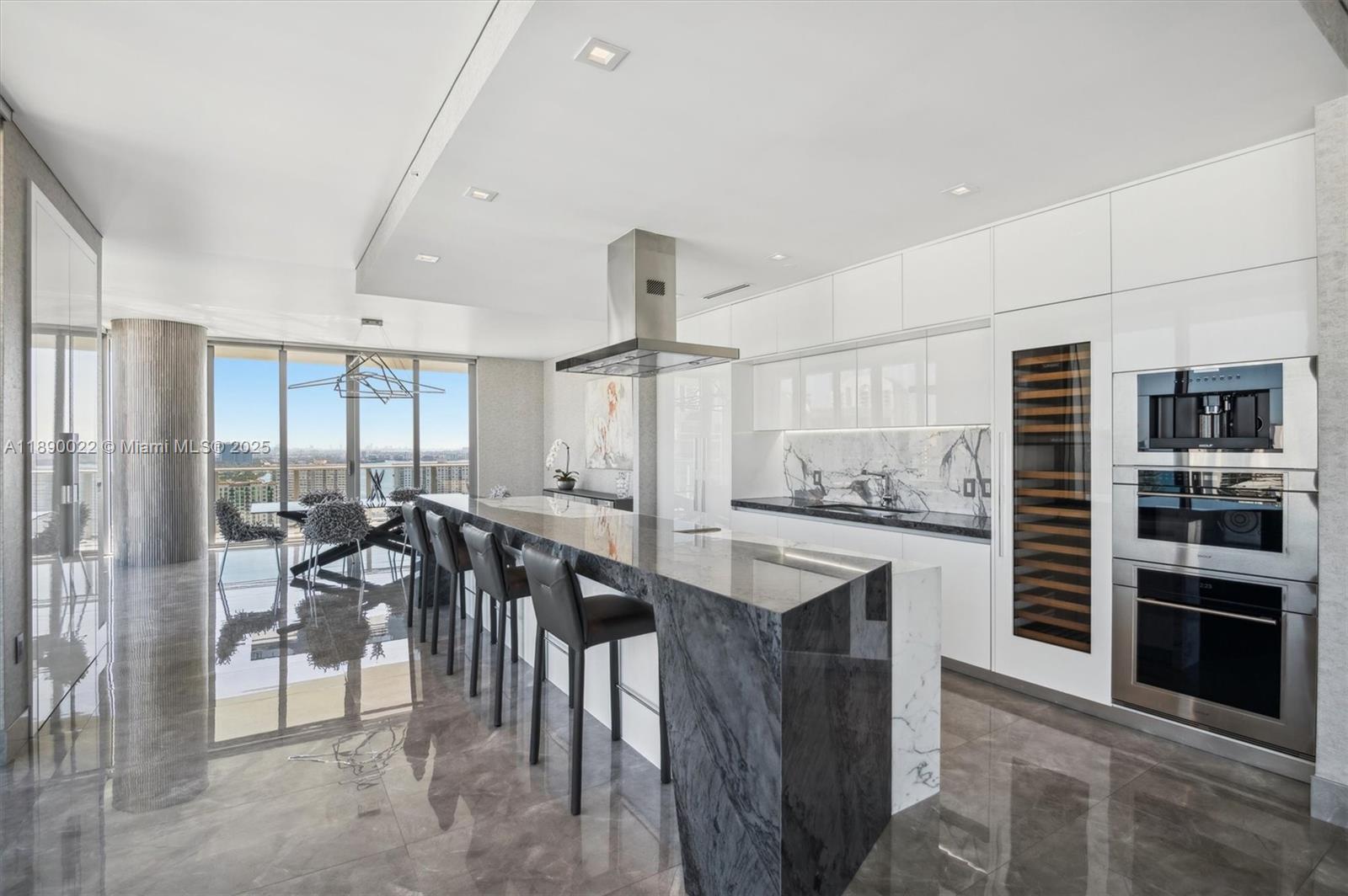 330 Sunny Isles Blvd Unit: 5-UPH04