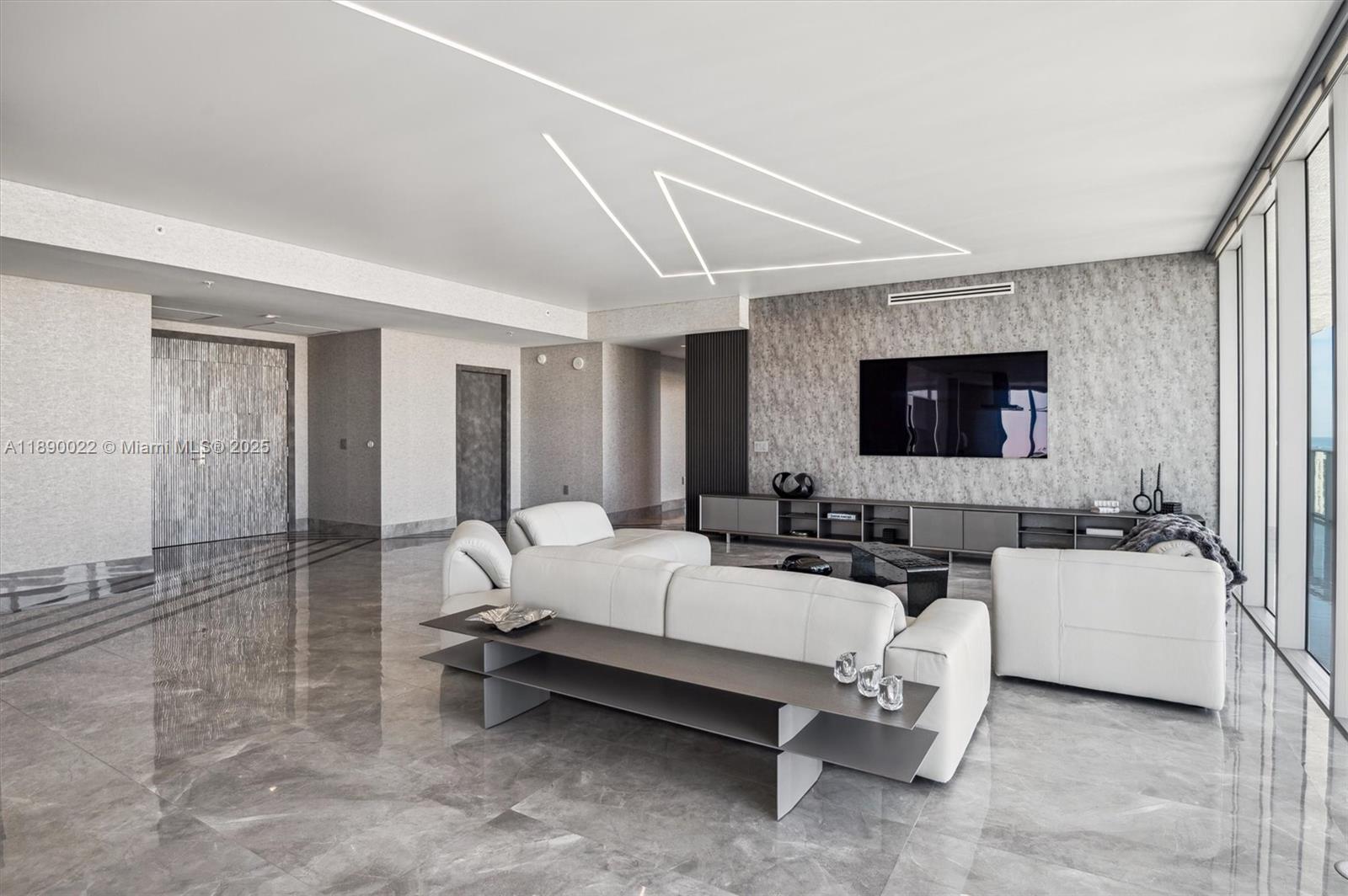 330 Sunny Isles Blvd Unit: 5-UPH04
