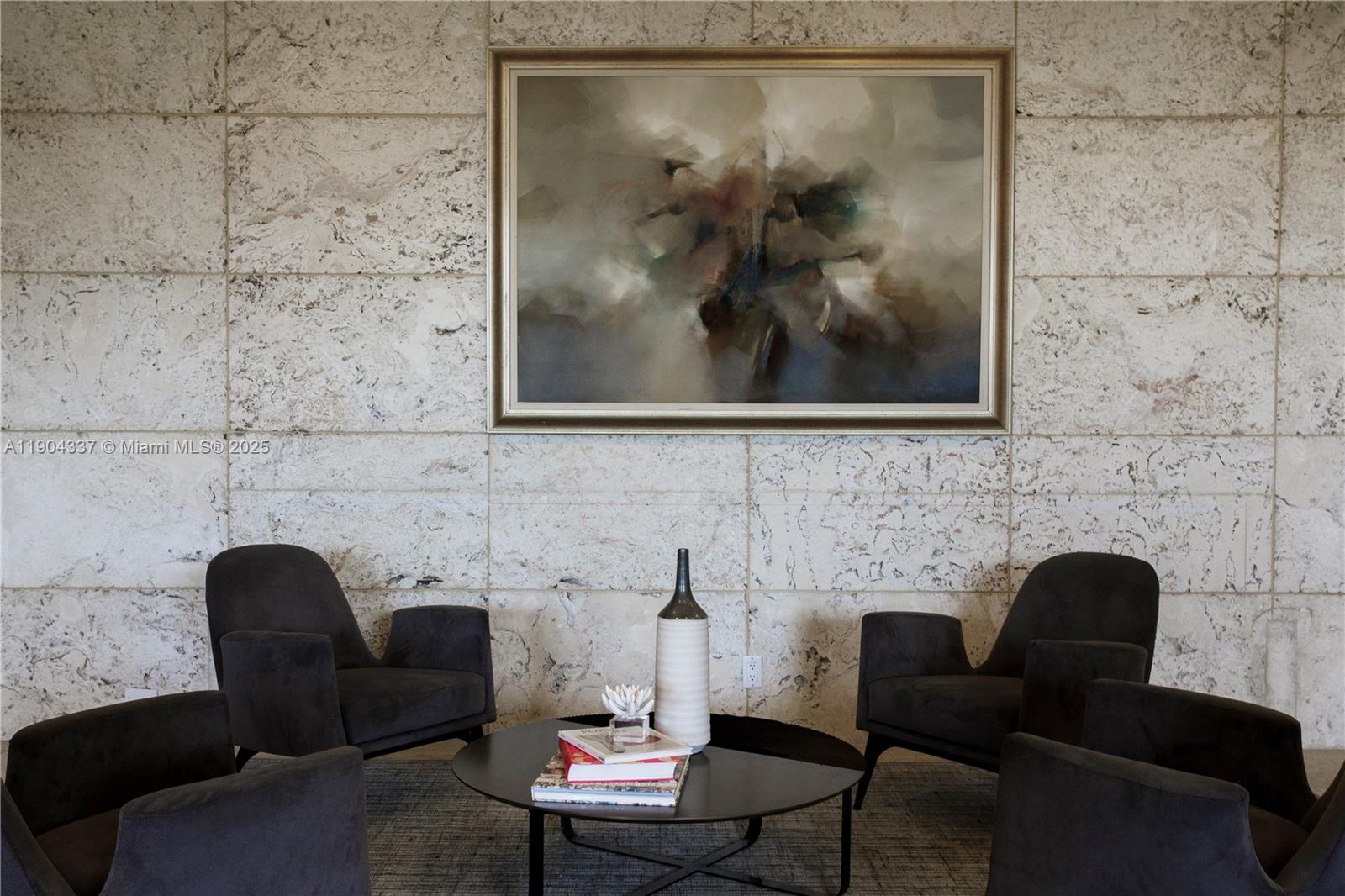 1000 W Island Blvd # 812