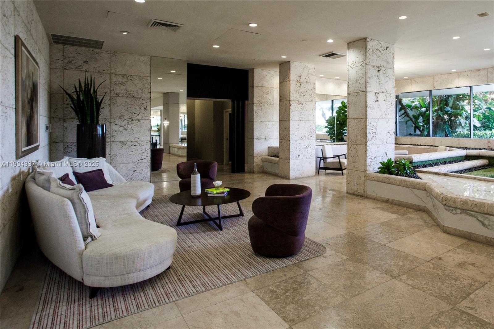 1000 W Island Blvd # 812