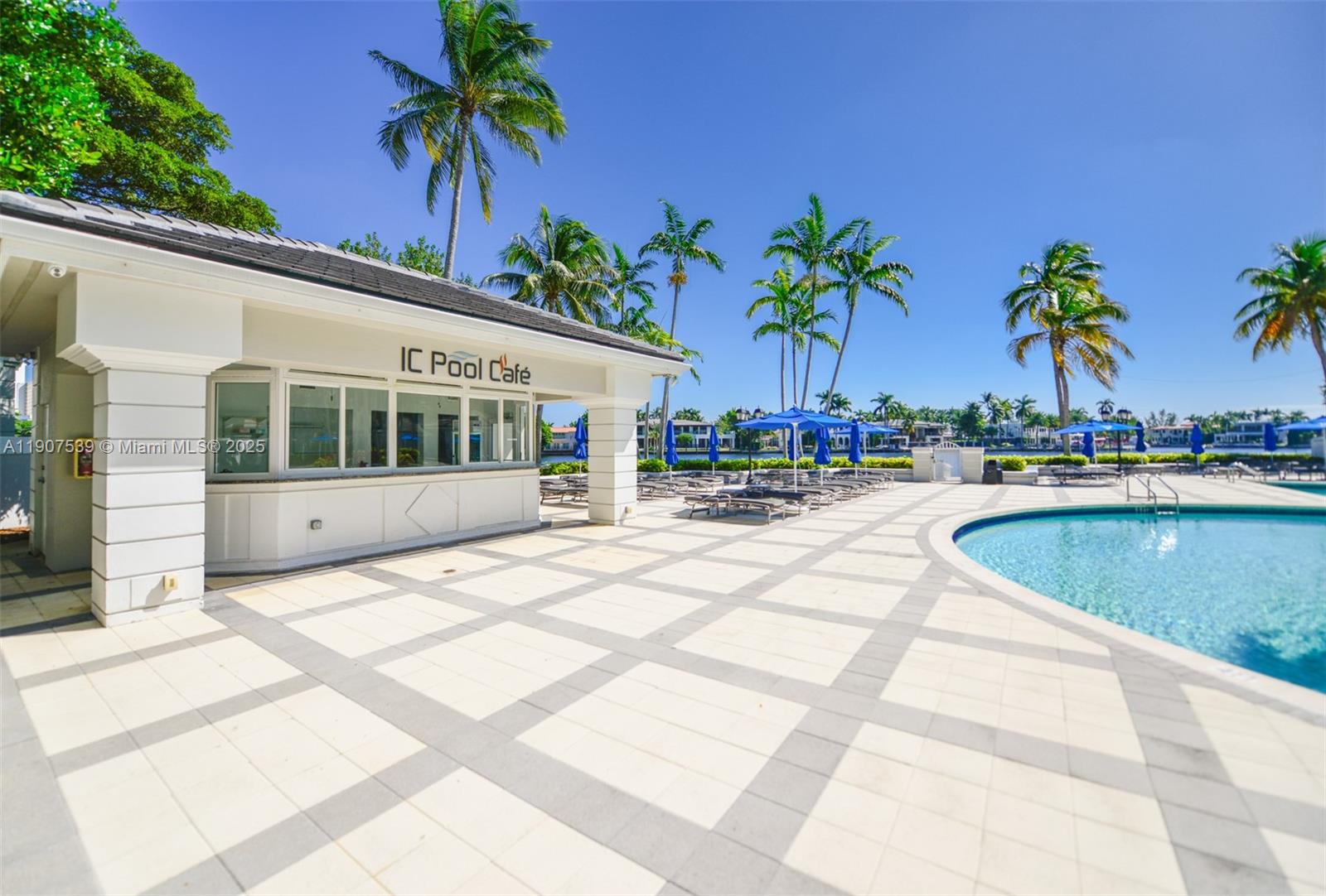 21050 Point Pl # 702