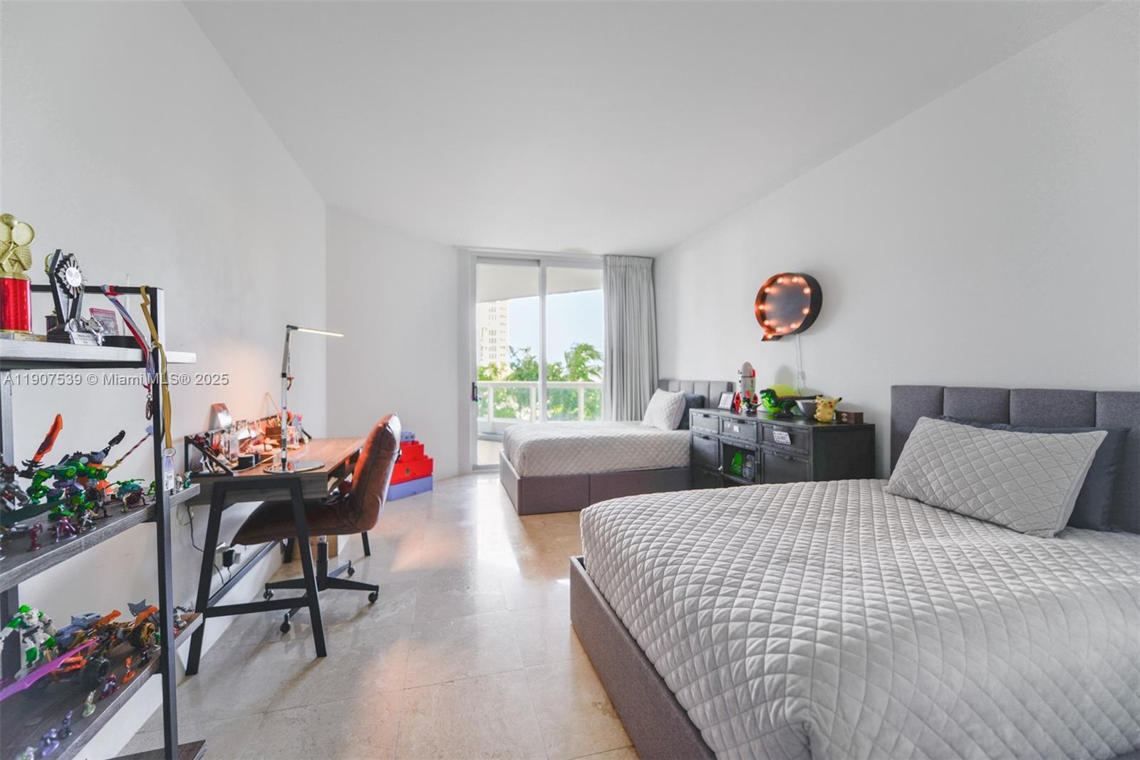 21050 Point Pl # 702