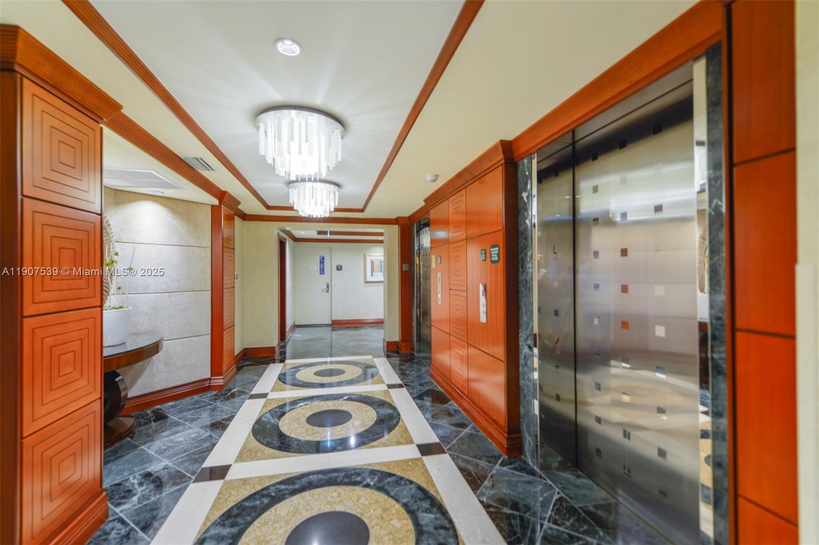 21050 Point Pl # 702