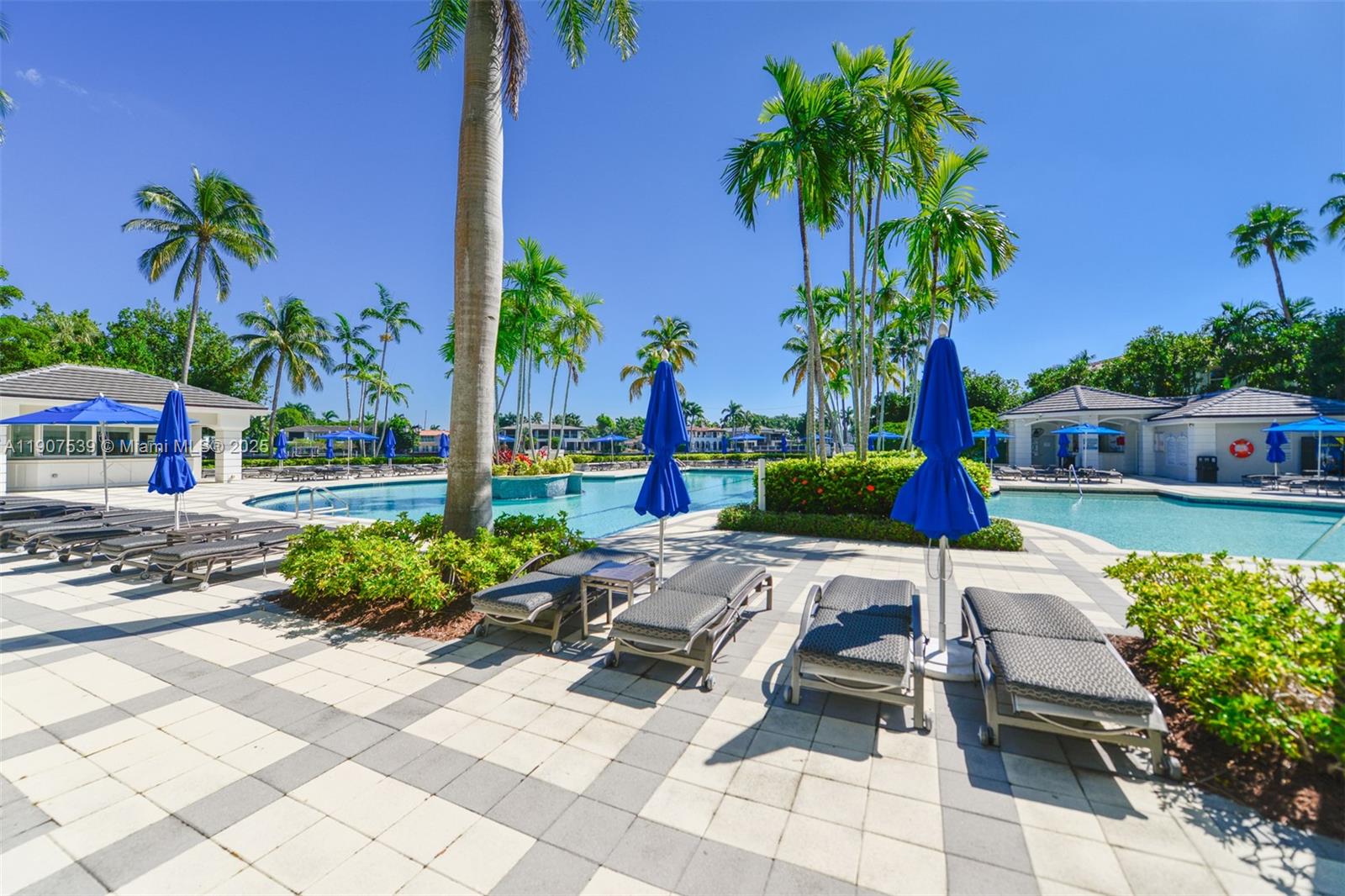 21050 Point Pl # 702