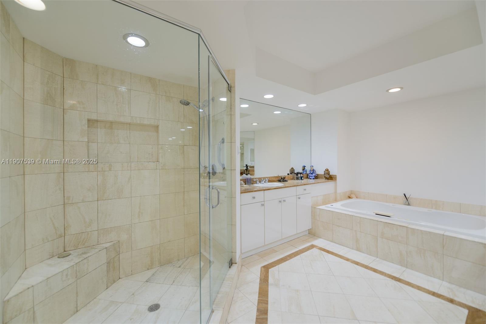 21050 Point Pl # 702