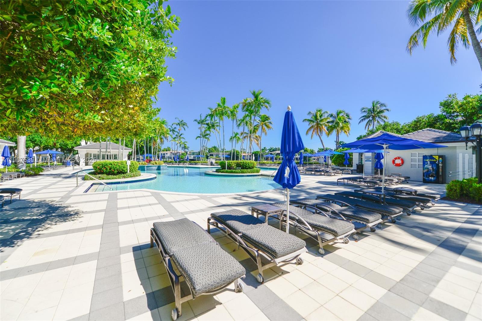 21050 Point Pl # 702