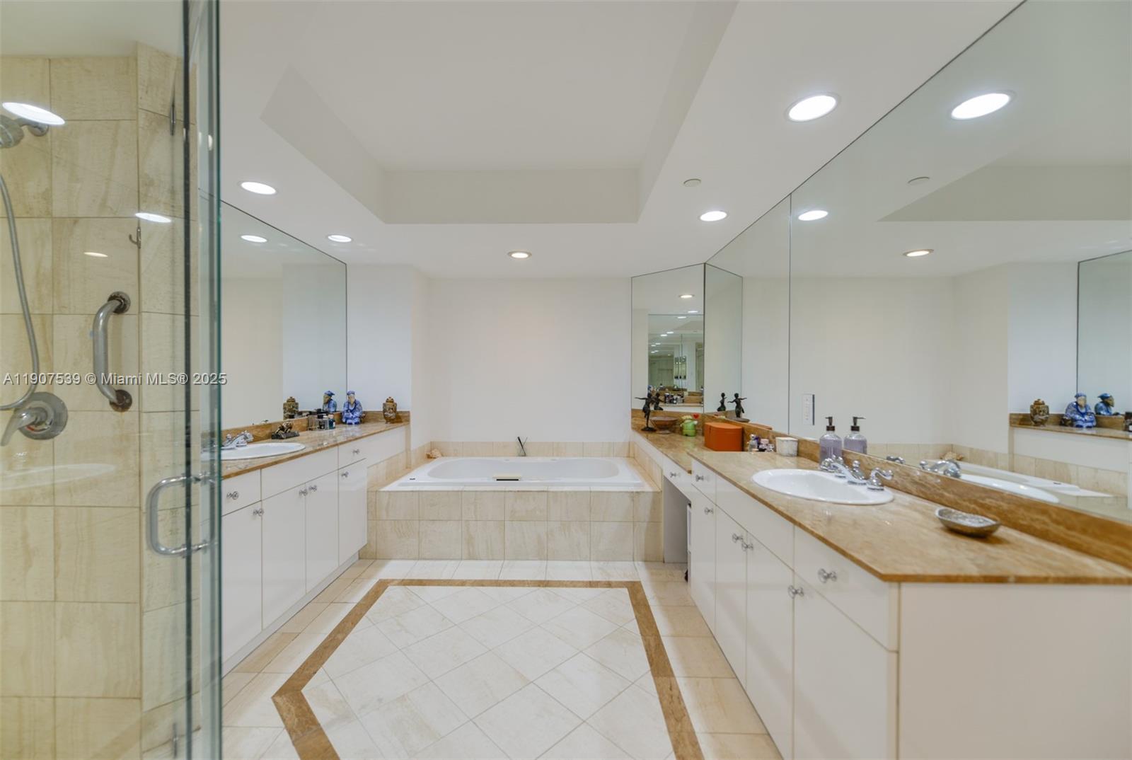 21050 Point Pl # 702