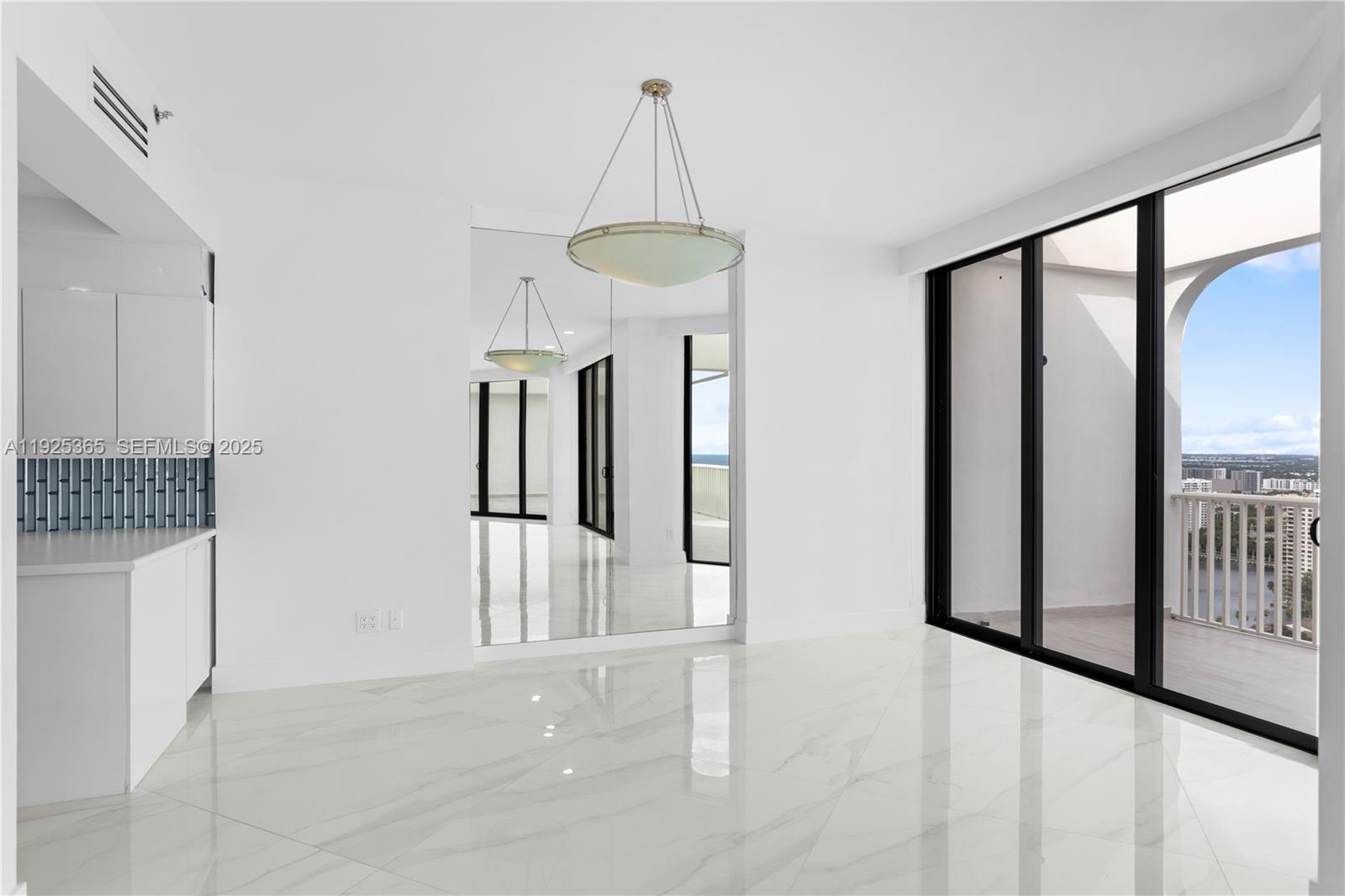 2000 Island Blvd # 5 Unit: PH-5