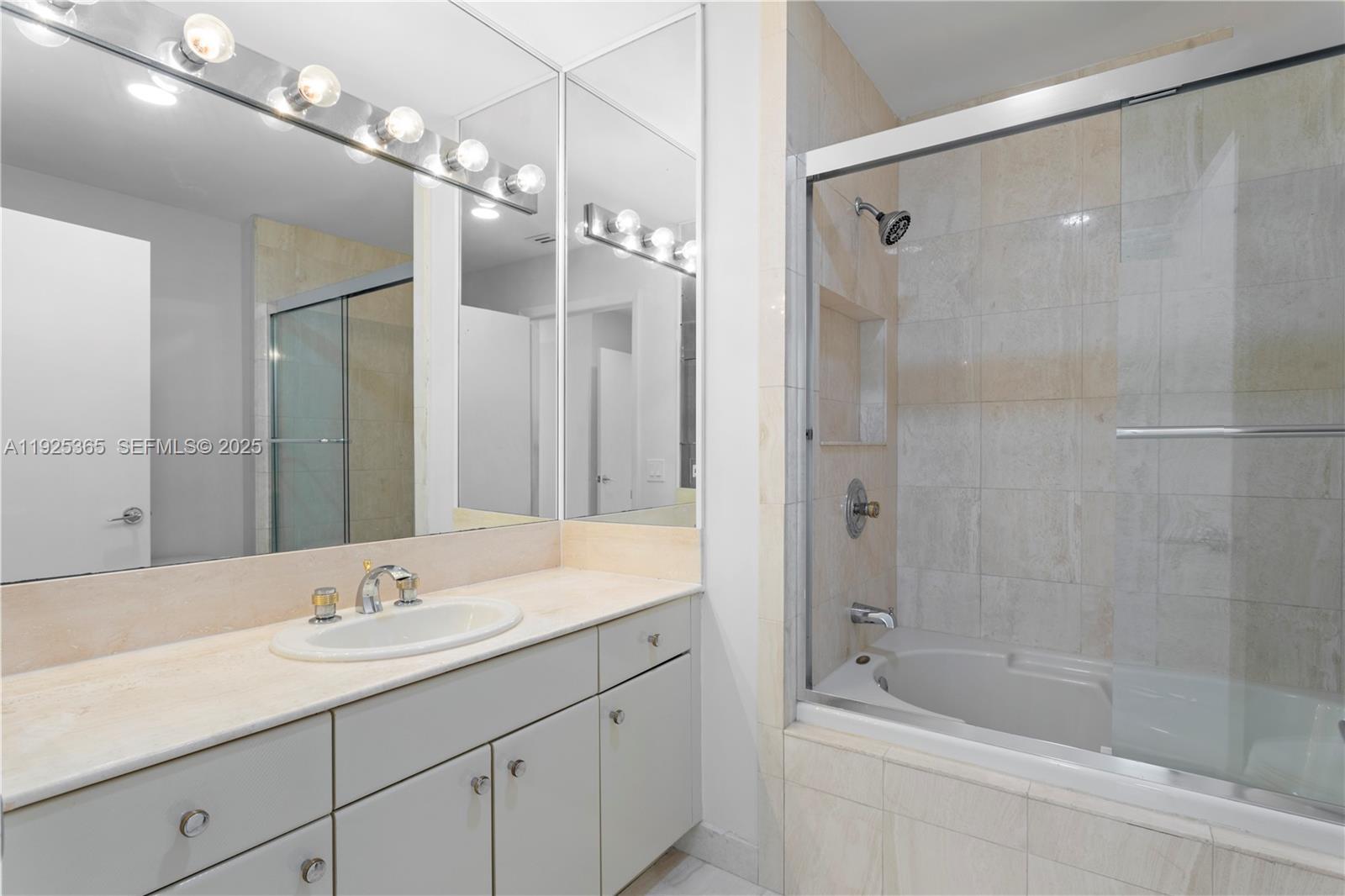 2000 Island Blvd # 5 Unit: PH-5