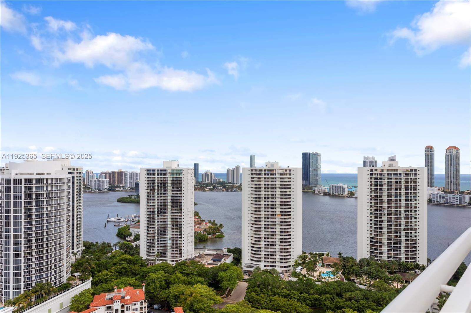 2000 Island Blvd # 5 Unit: PH-5