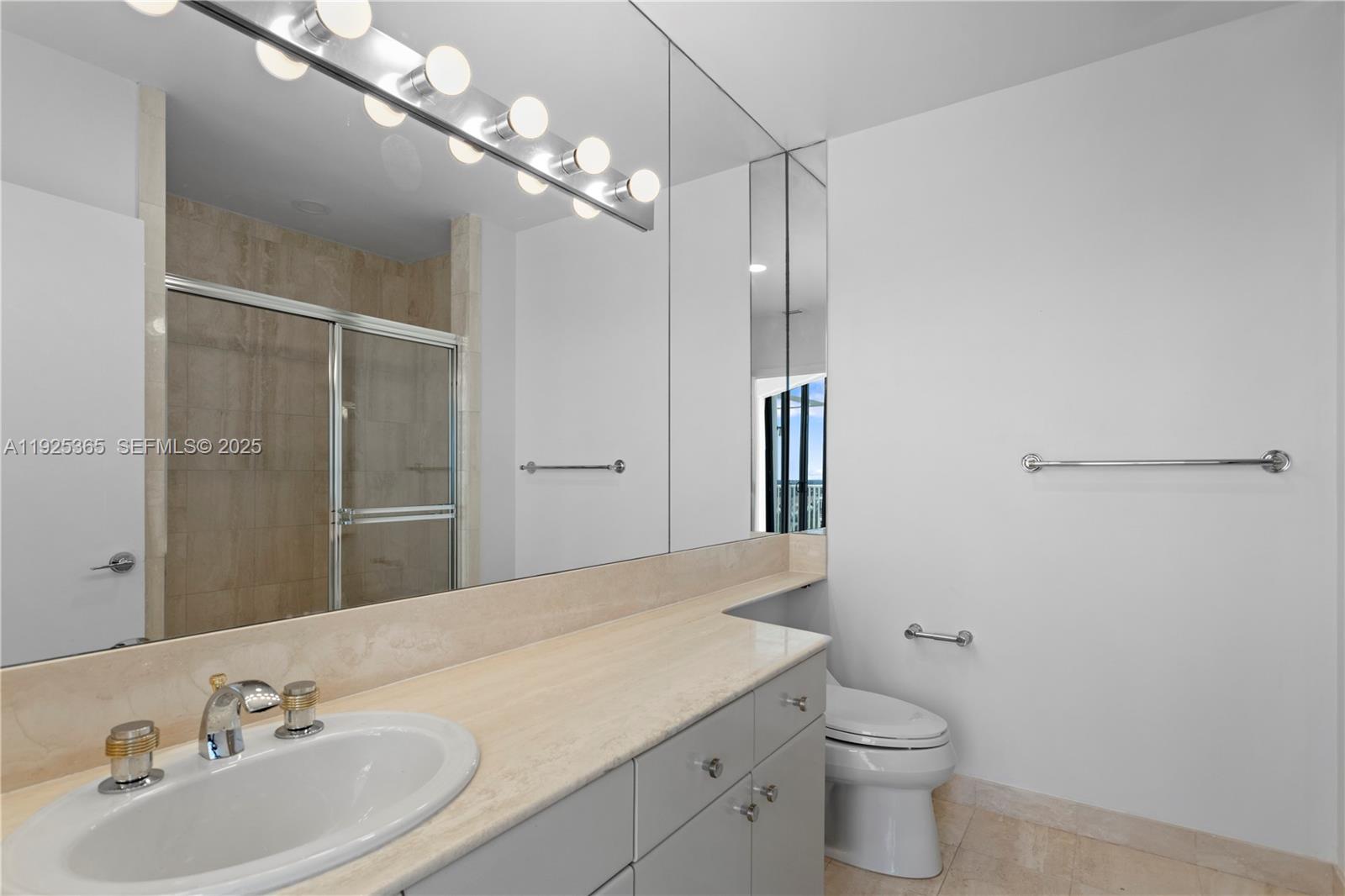 2000 Island Blvd # 5 Unit: PH-5