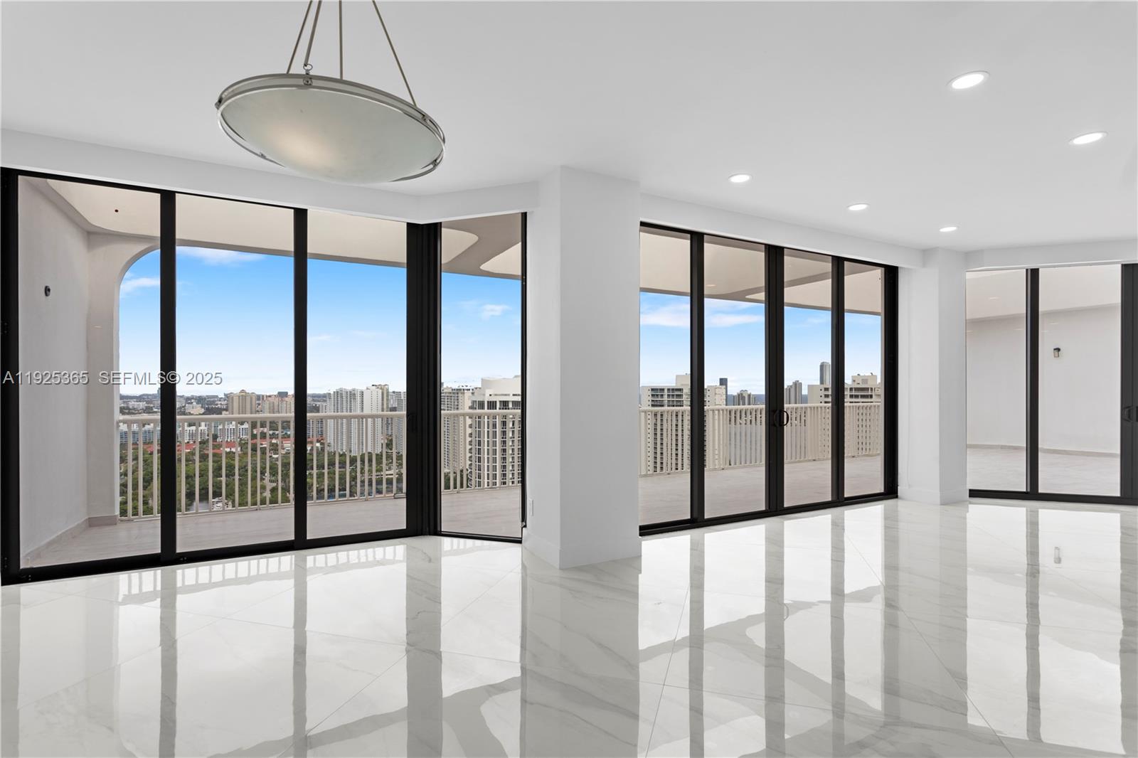 2000 Island Blvd # 5 Unit: PH-5