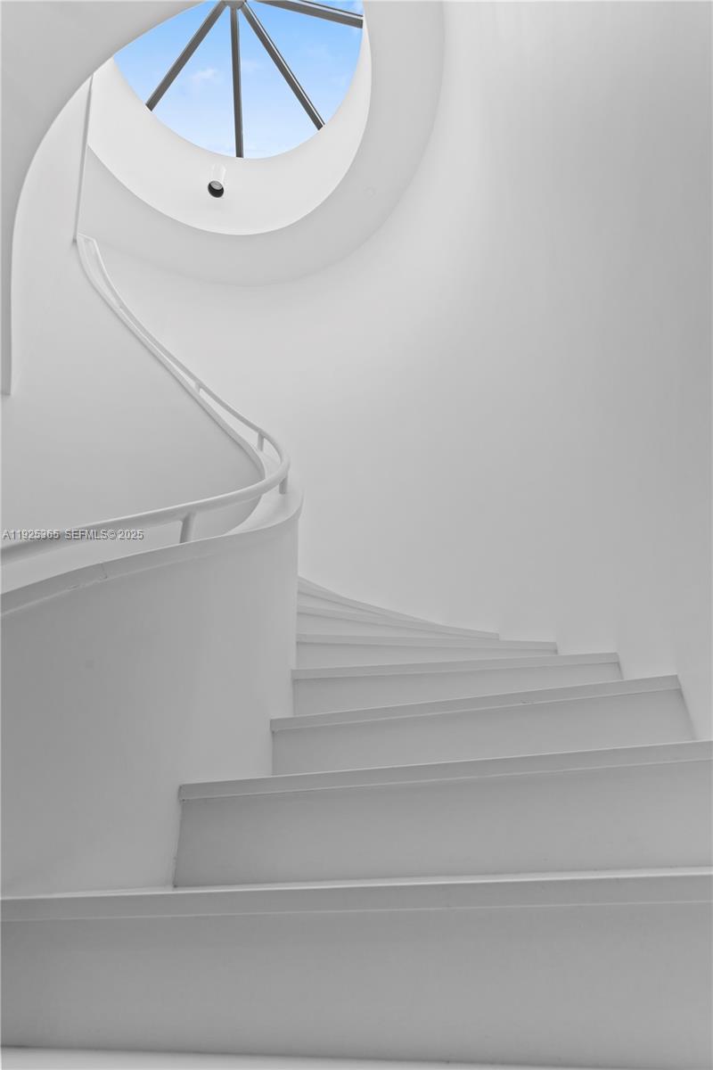 2000 Island Blvd # 5 Unit: PH-5