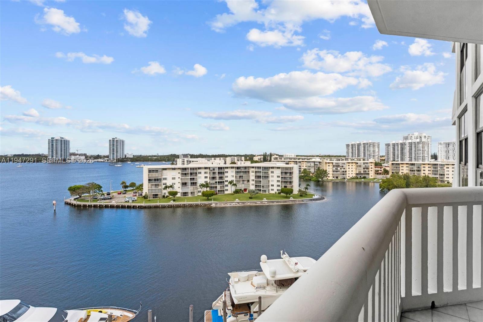 1000 W Island Blvd # 812