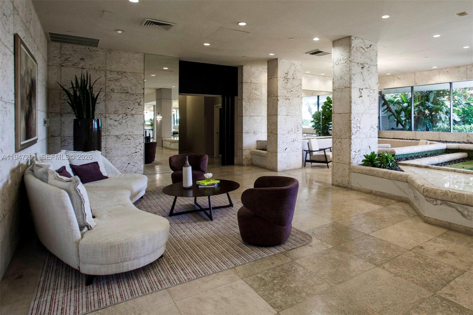 1000 W Island Blvd # 812