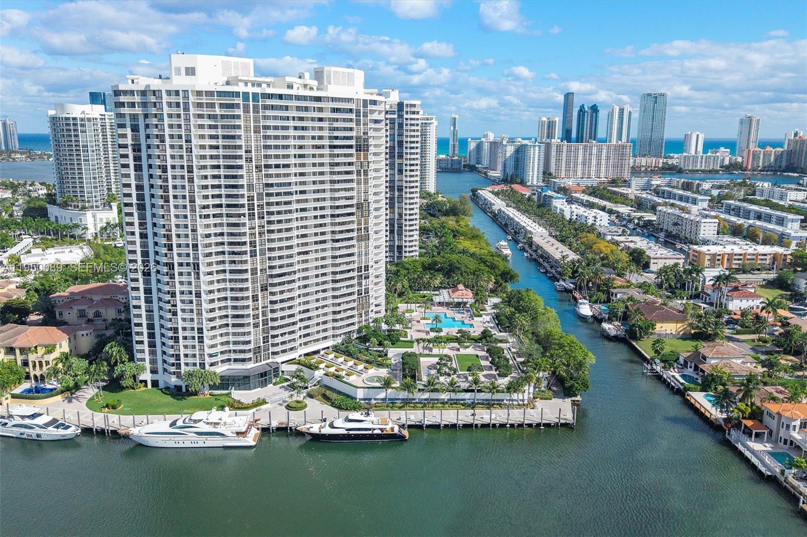 1000 E Island Blvd # 803