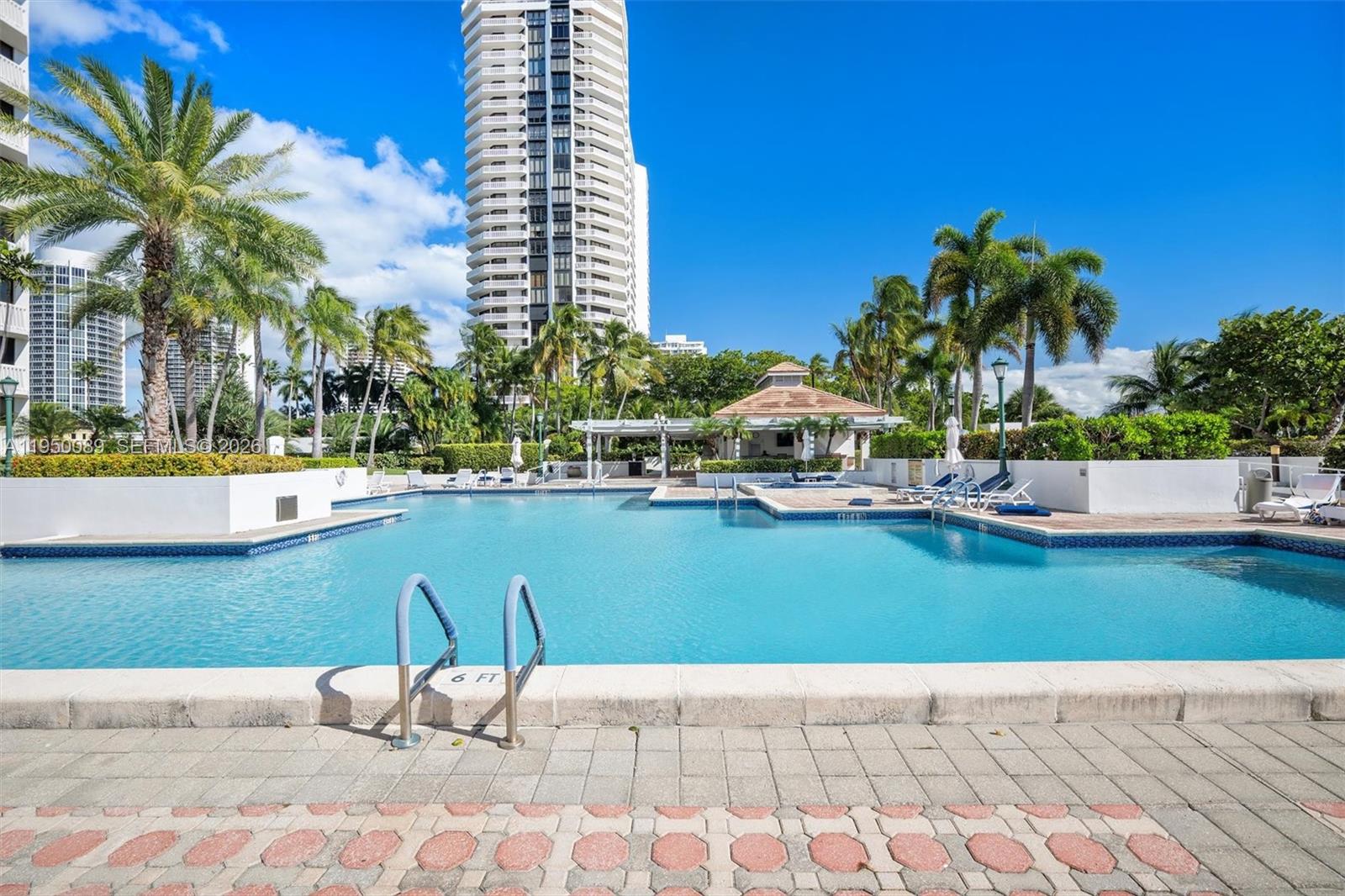 1000 E Island Blvd # 803
