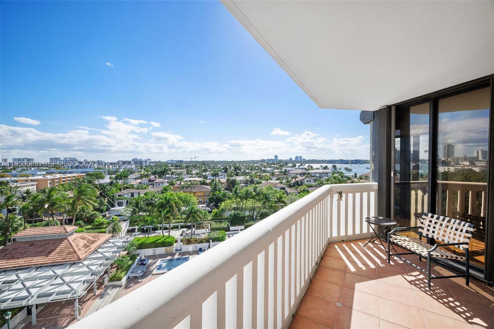 1000 E Island Blvd # 803