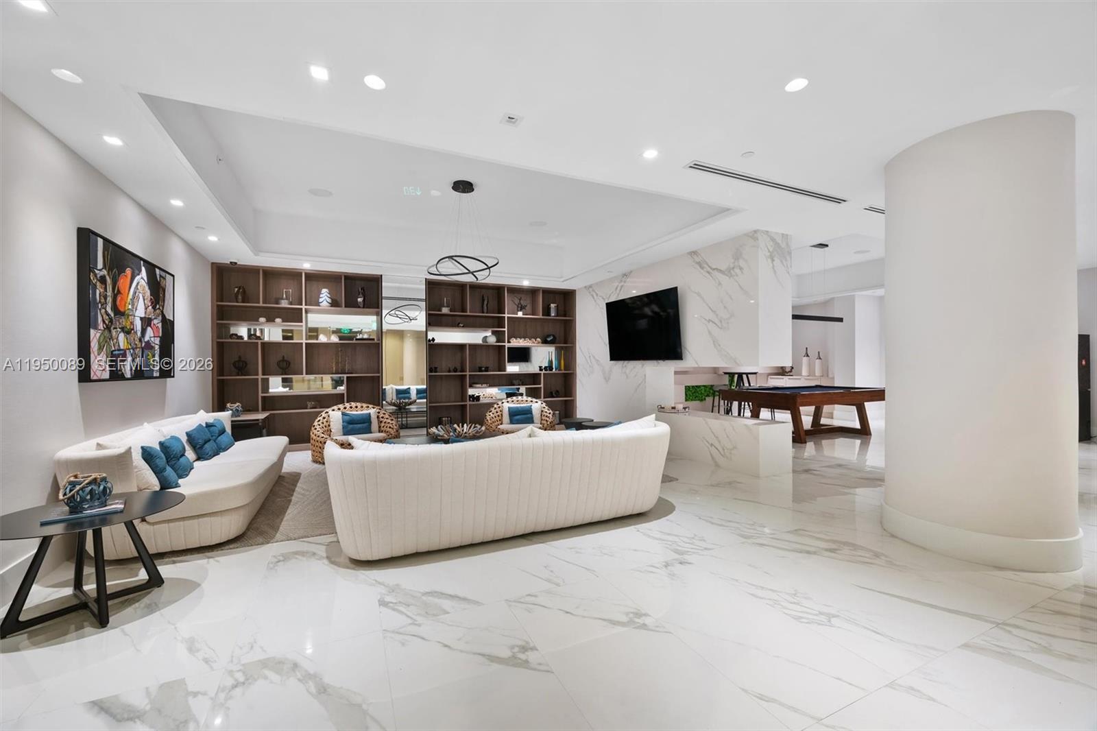 1000 E Island Blvd # 803