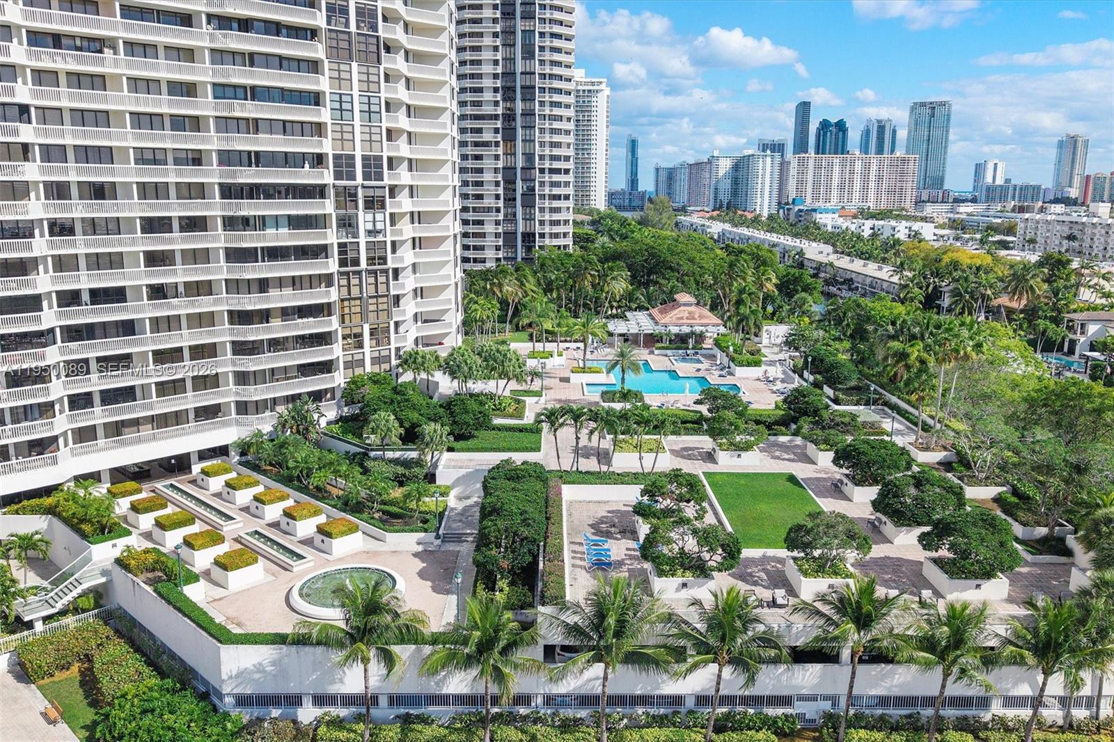 1000 E Island Blvd # 803