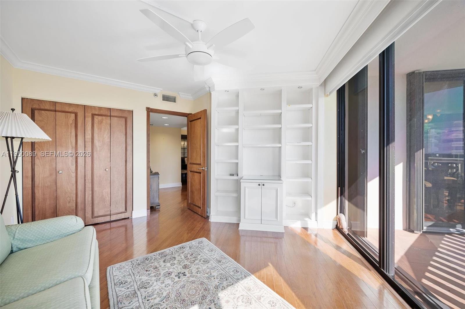 1000 E Island Blvd # 803