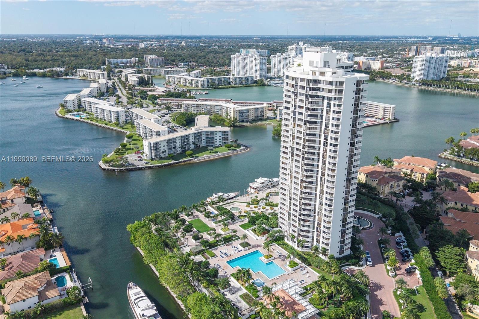 1000 E Island Blvd # 803