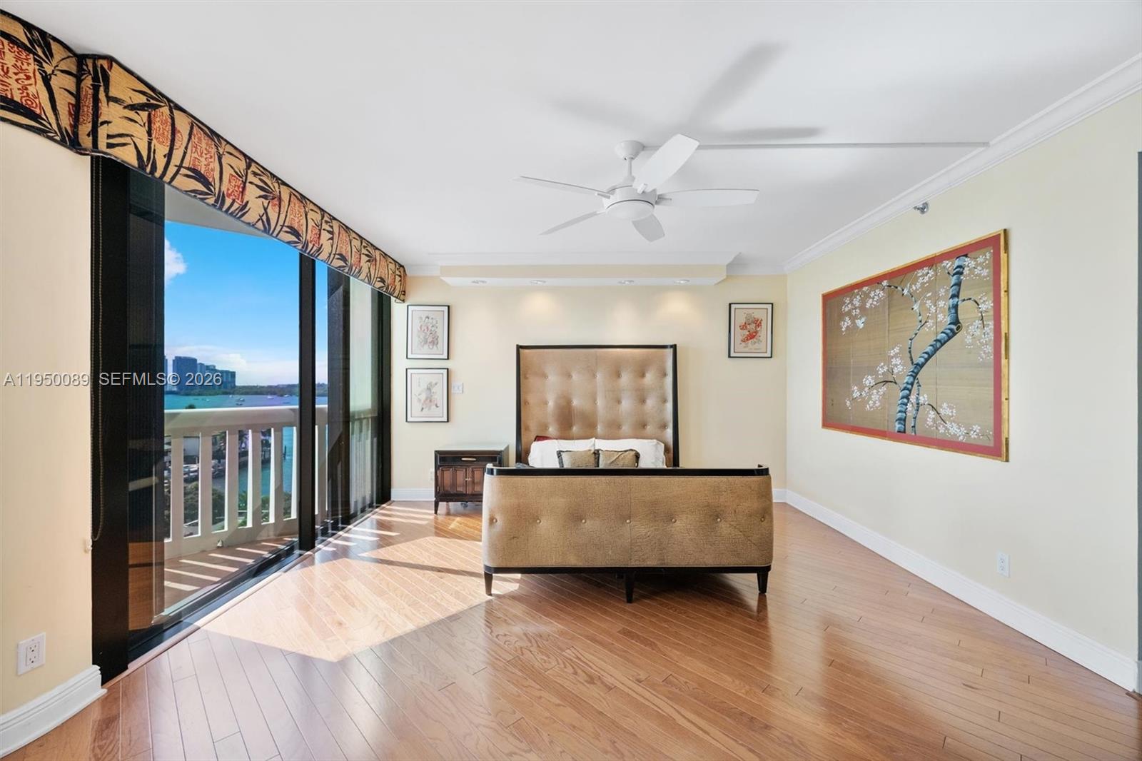 1000 E Island Blvd # 803
