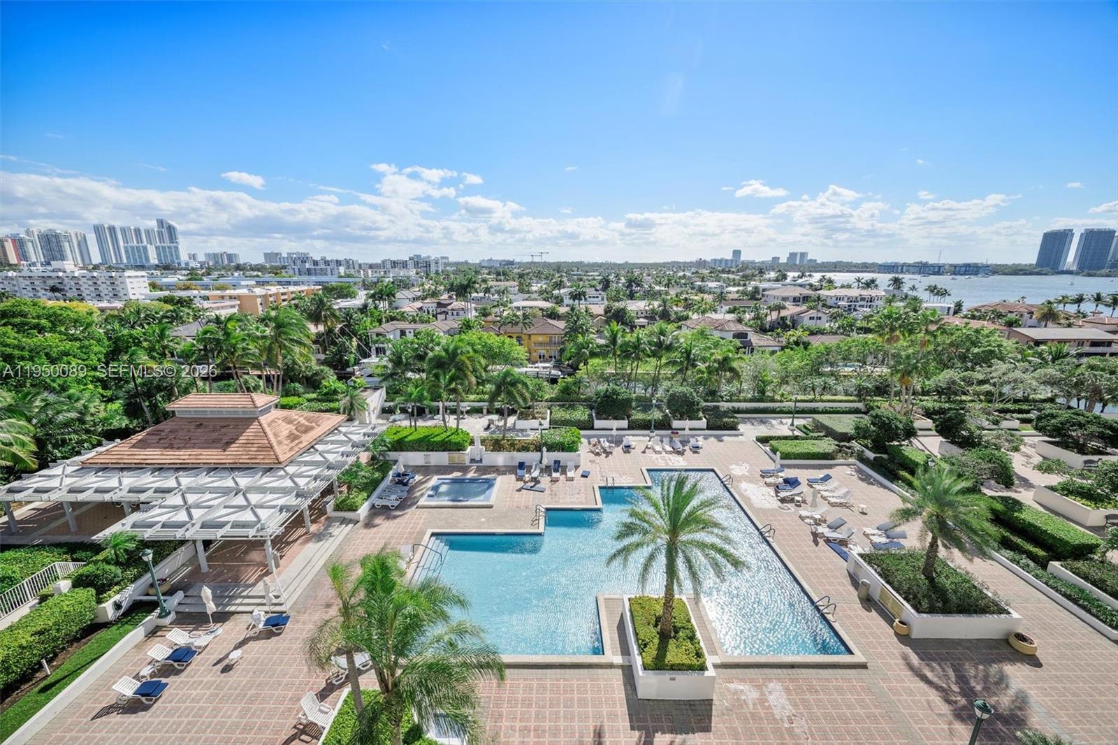 1000 E Island Blvd # 803