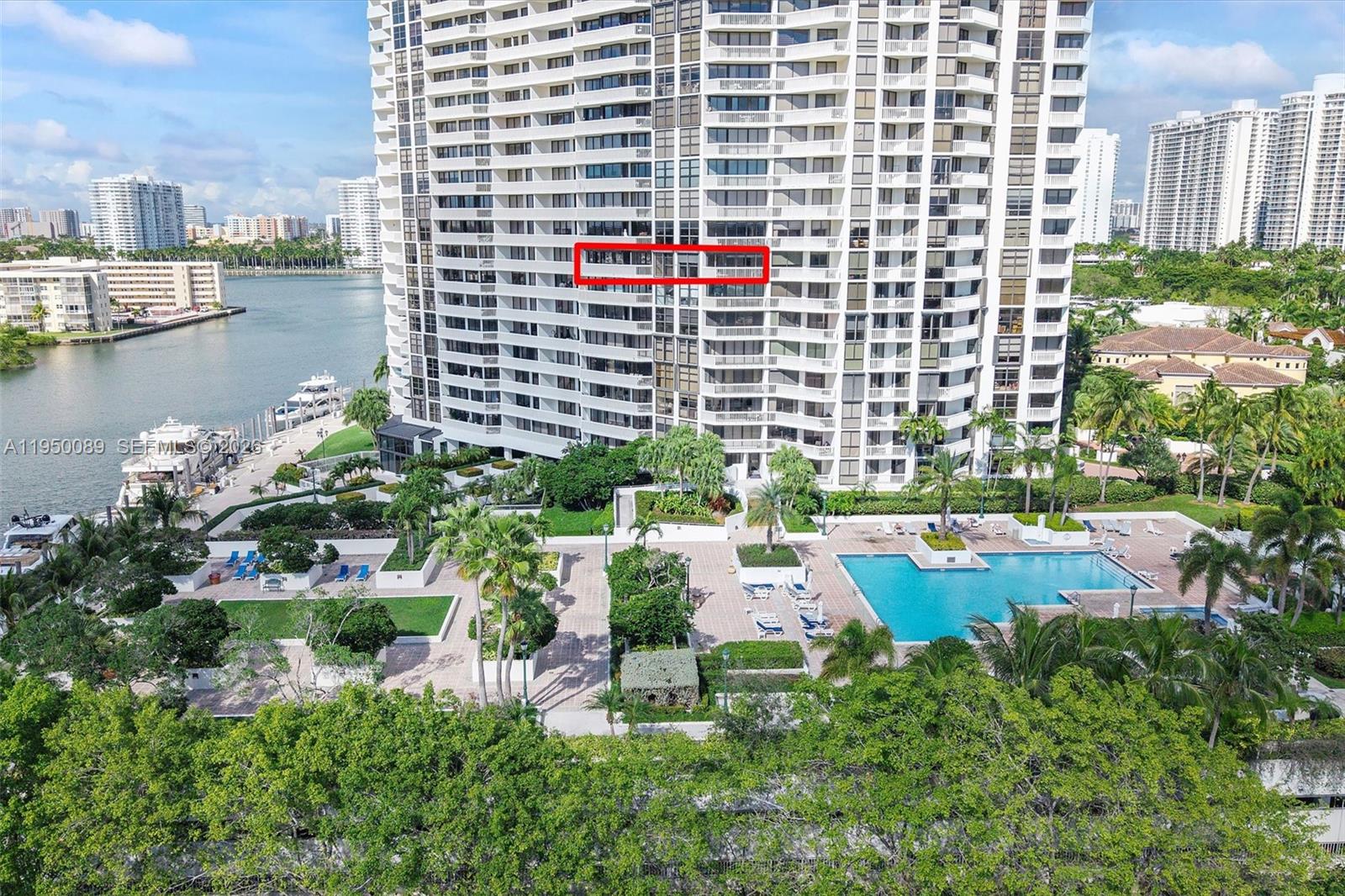 1000 E Island Blvd # 803
