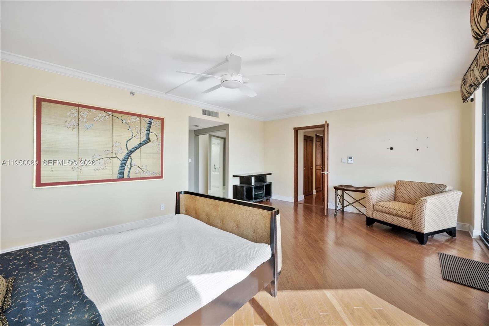 1000 E Island Blvd # 803