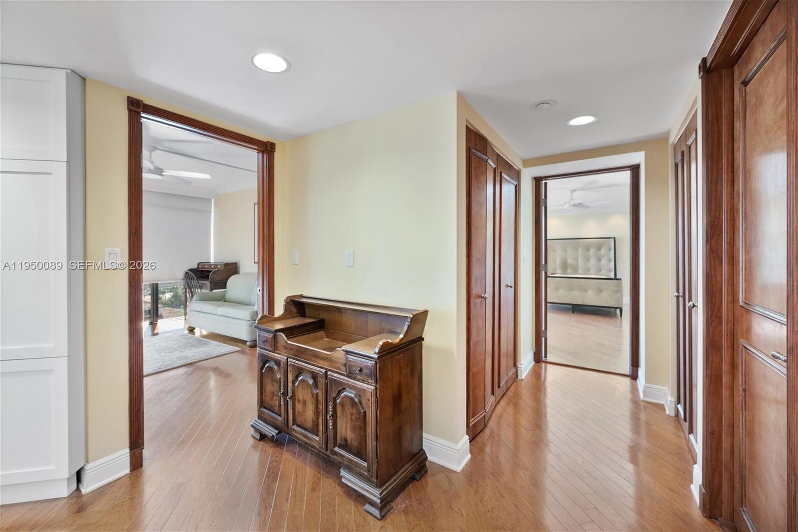 1000 E Island Blvd # 803