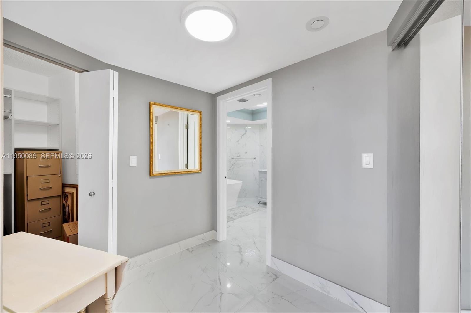 1000 E Island Blvd # 803