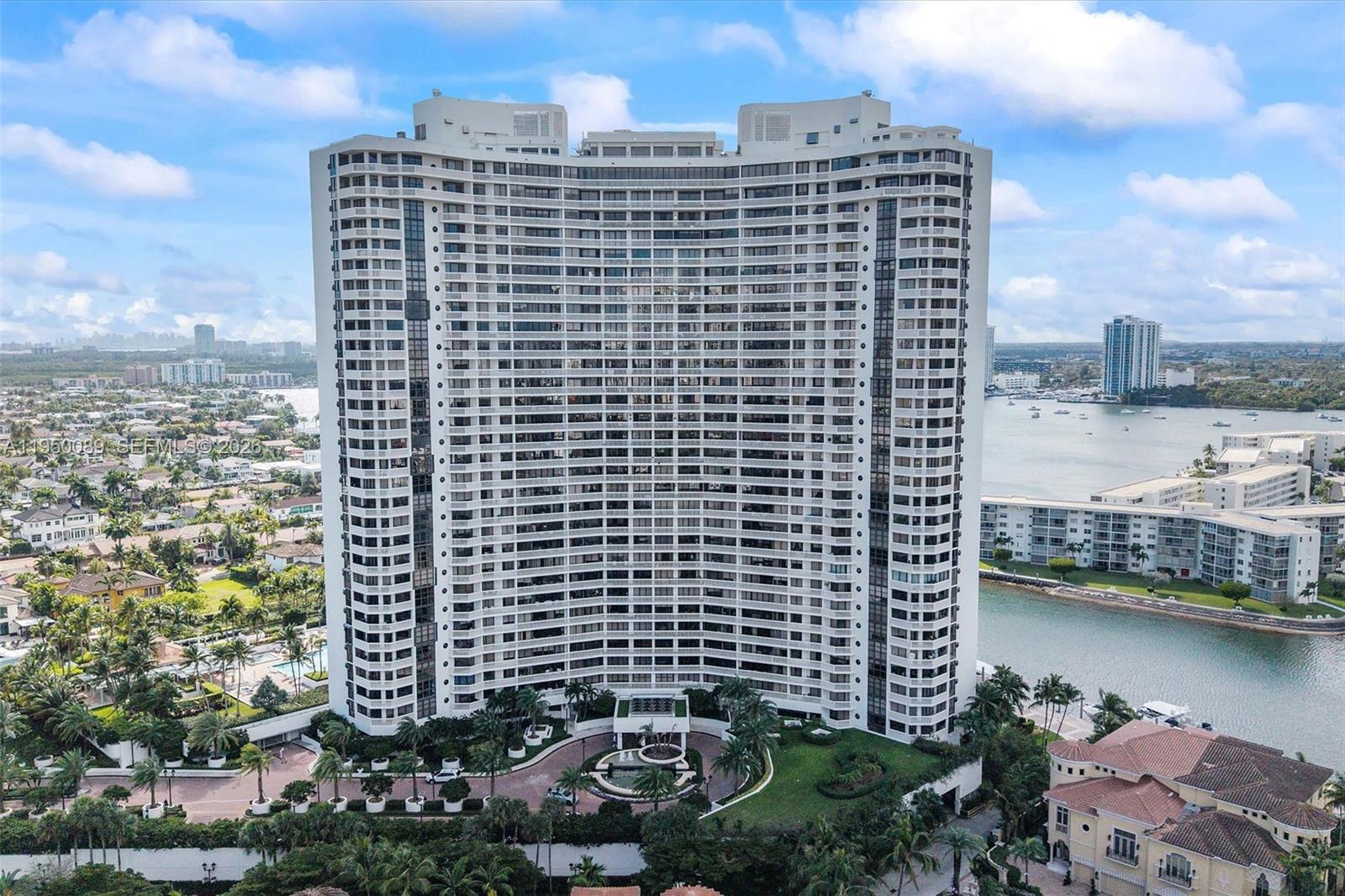 1000 E Island Blvd # 803