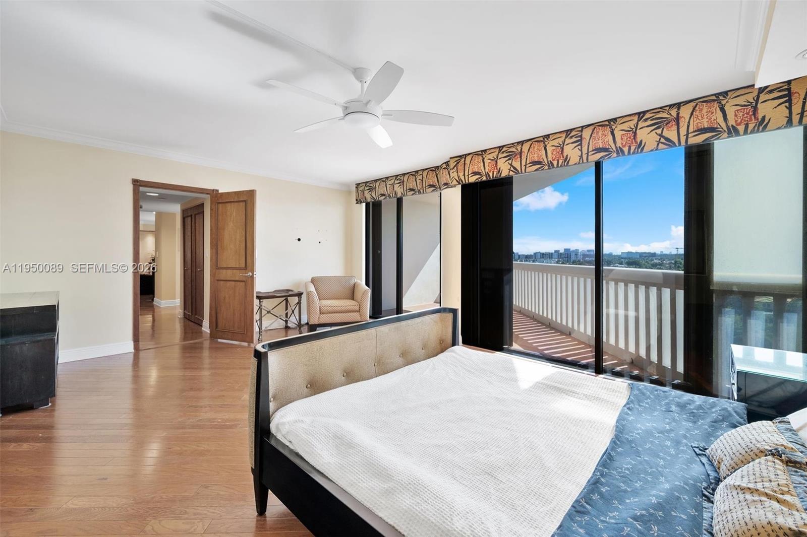 1000 E Island Blvd # 803