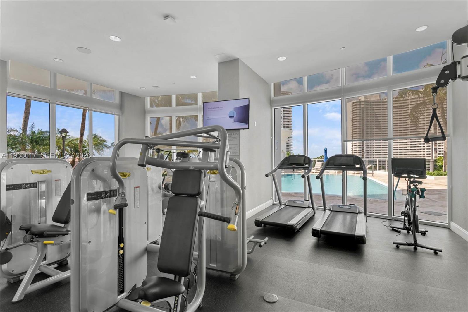 4100 Island Blvd # 1 Unit: PH-1