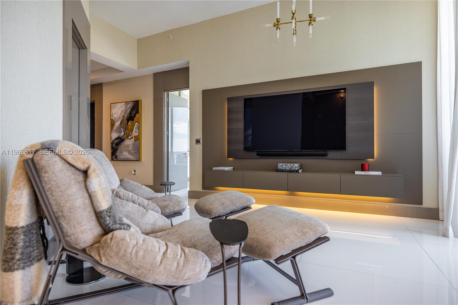 4100 Island Blvd # 1 Unit: PH-1