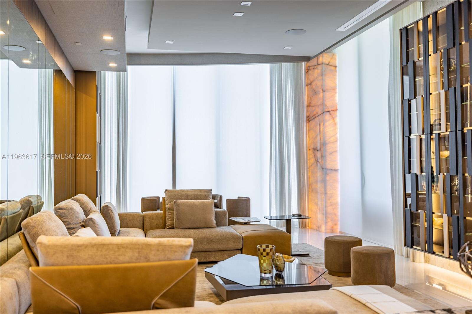 4100 Island Blvd # 1 Unit: PH-1