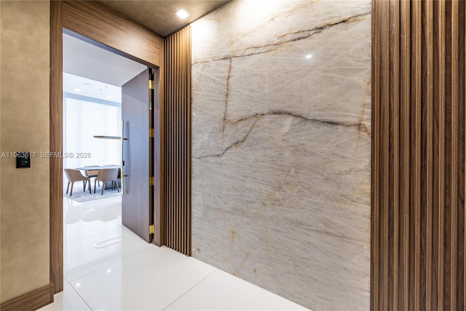 4100 Island Blvd # 1 Unit: PH-1