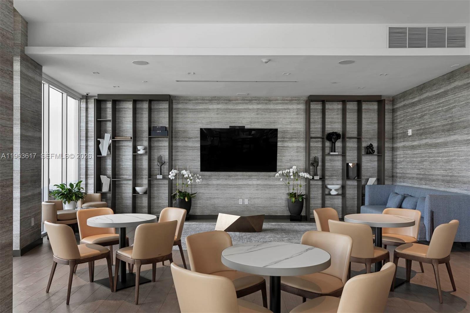 4100 Island Blvd # 1 Unit: PH-1